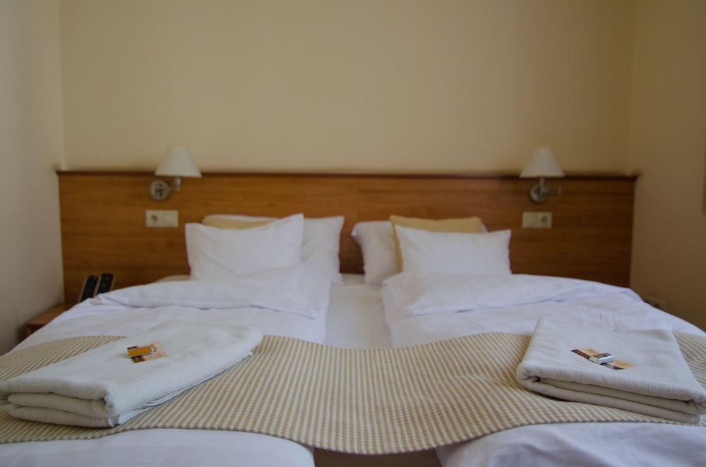 Hotel Civitas 쇼프론 외부 사진
