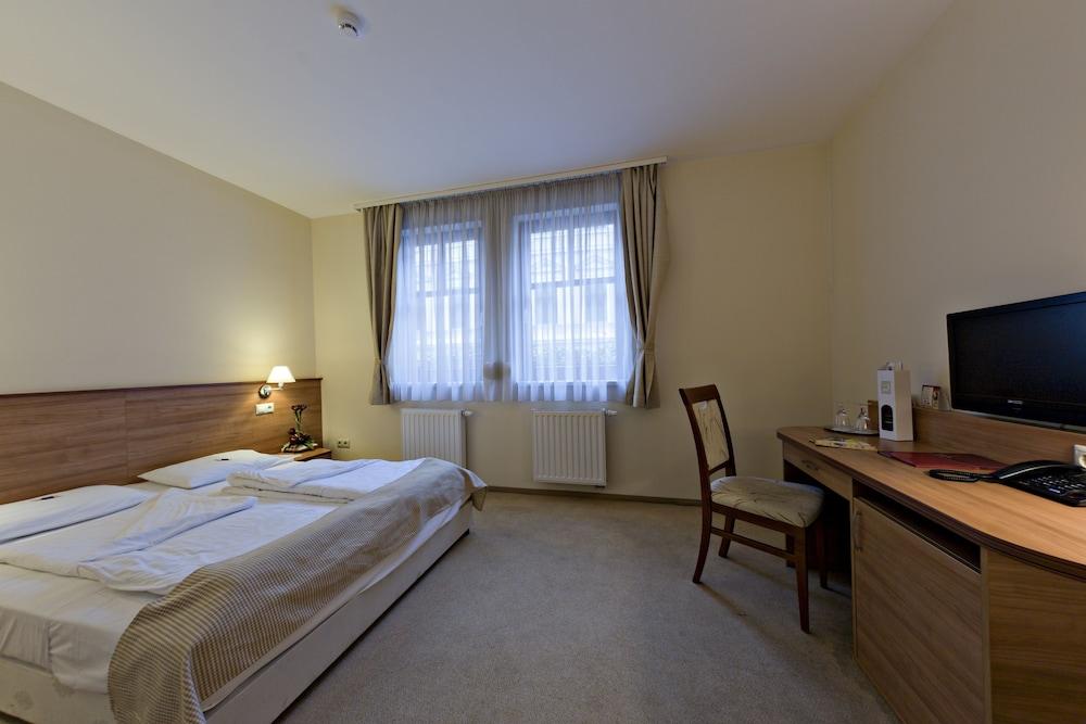 Hotel Civitas 쇼프론 외부 사진