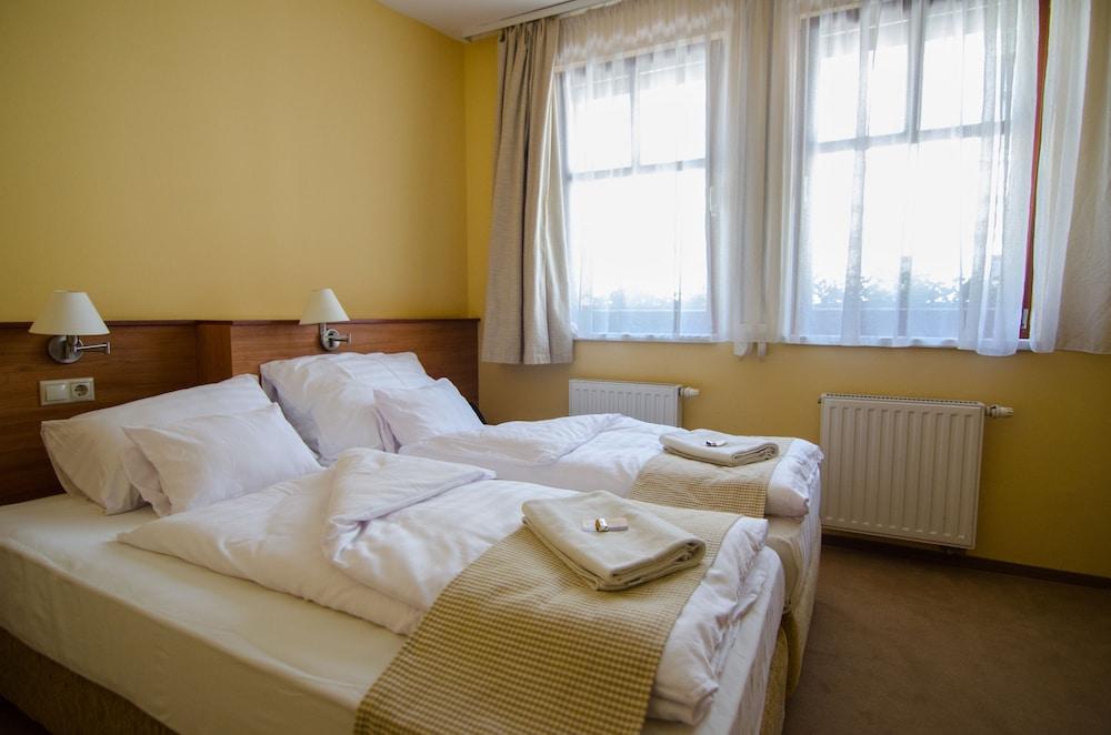 Hotel Civitas 쇼프론 외부 사진